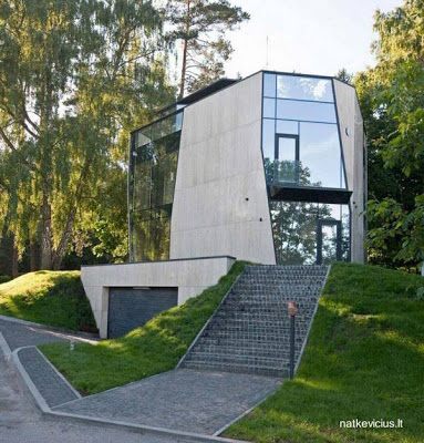 Residencia familiar de diseño vanguardista - Arquitectura natkevicius.lt Casa residencial contemporánea vanguardista en Lituania