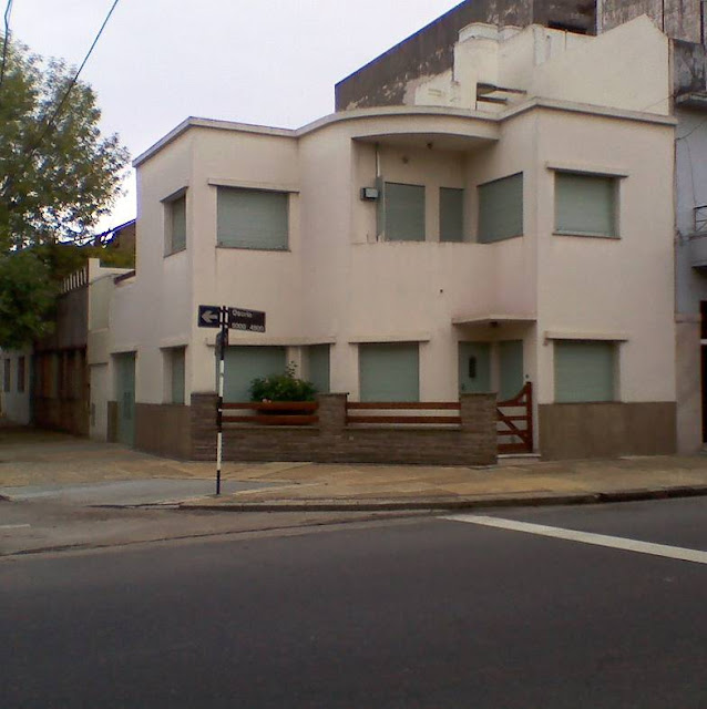 Vivienda unifamiliar de dos plantas Casa moderna racionalista en Buenos Aires