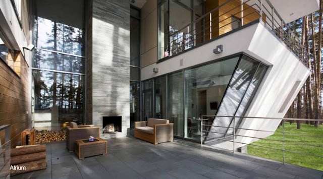 Detalle arquitectónico de la casa rusa