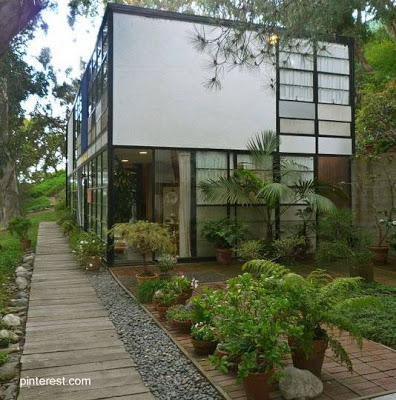 Modelo de un programa norteamericano para innovar en arquitectura - Arquitecto Charles Eames Casa Moderna estilo Mid Century en Estados Unidos