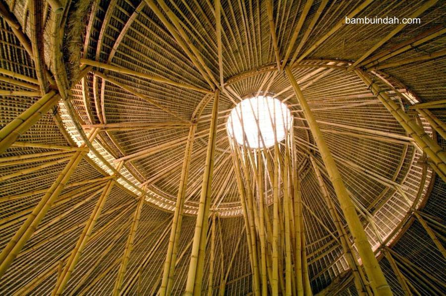 De una construcción en Indonesia Techo de cañas de bambú construcción artesanal