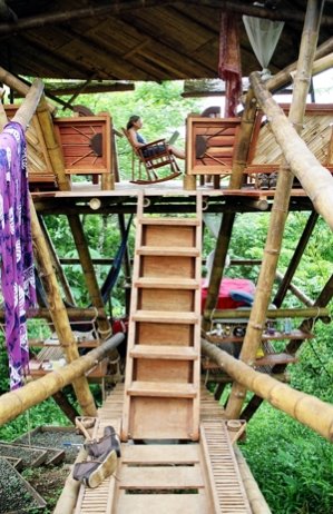 Arquitectura Tropical en Costa Rica para fines turísticos Casa de bambú en altura sobre los árboles