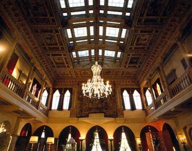 Vista del interior de la mansión Gran salón de la mansión