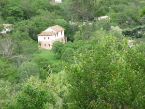 Chalet entre montañas Un viejo chalet y entorno verde