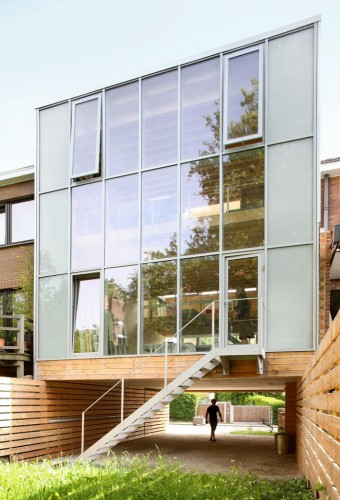 casa-madera-vidrio-contrafachada Casa de madera y vidrios contrafachada